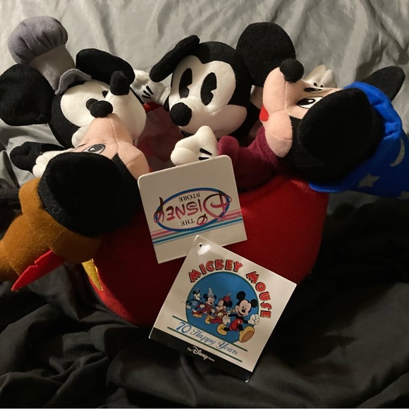 NWT EXCLUSIVE MICKEY MOUSE 70TH ANNIVERSARY PLUSH BEAN BAG SET OF FOUR - Picture 2 of 4